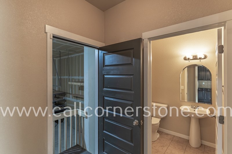 1322 Antrim Loop property image