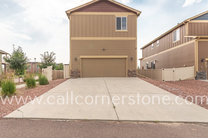 1322 Antrim Loop property image