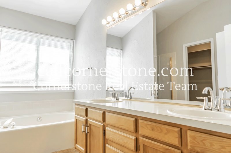 5037 Plumstead Drive property image