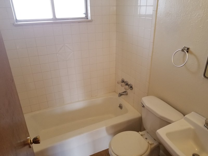 3113 Illinois Ave - 1 property image
