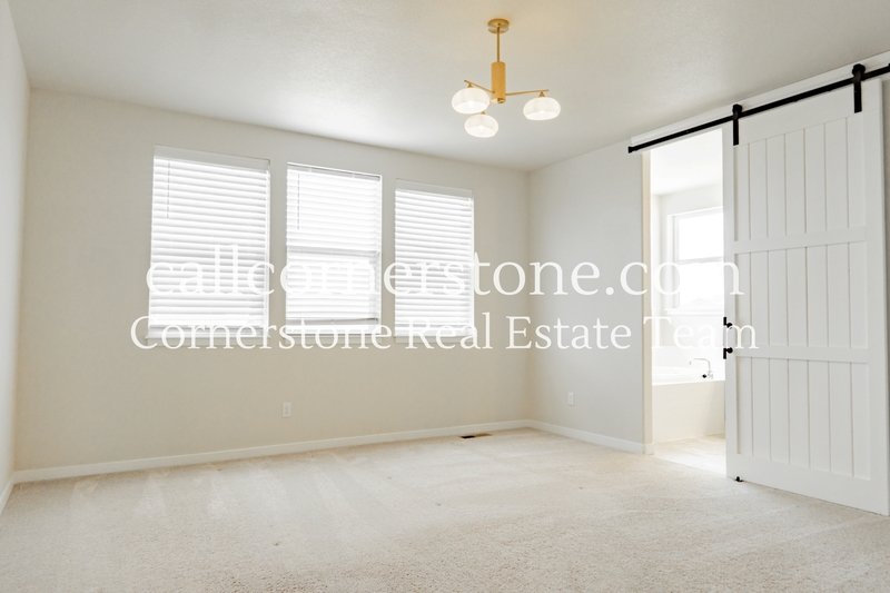 10120 Kentwood Drive property image