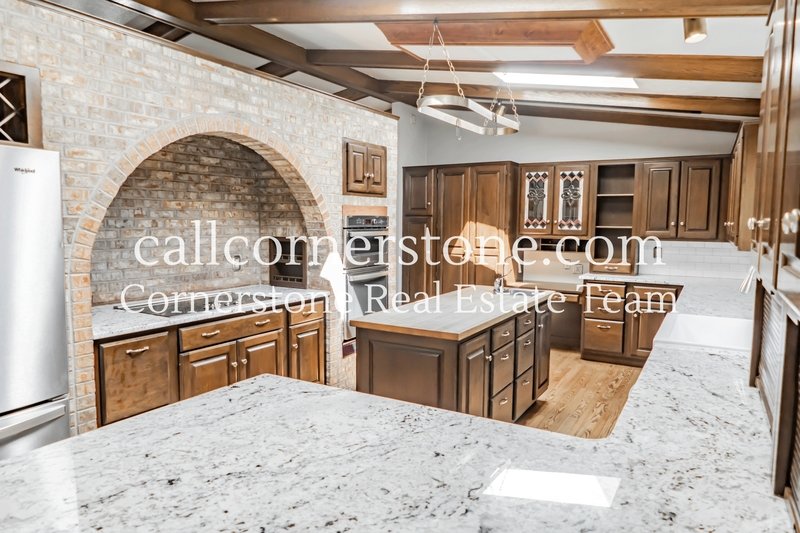 3427 Clubheights Drive property image