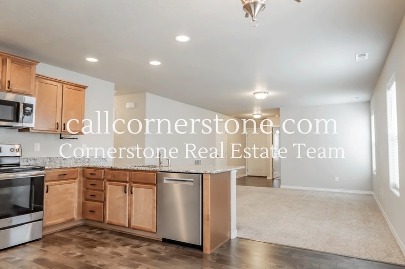 10738 Traders Parkway property image