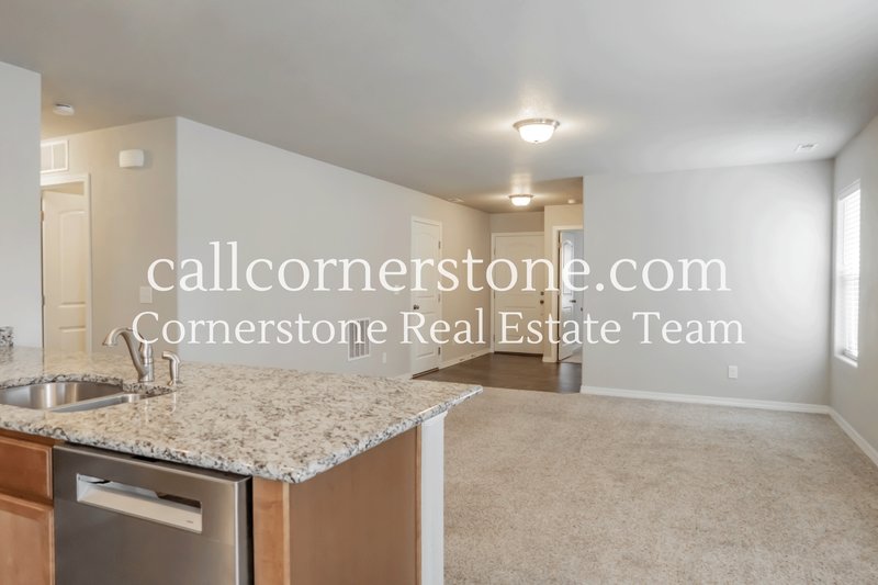 10738 Traders Parkway property image
